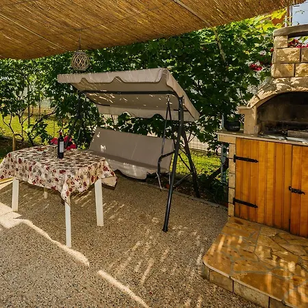 Apartman Ivan דירה