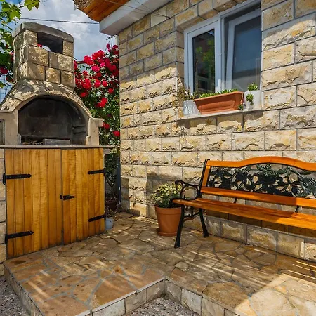 Apartman Ivan * Kaštel Novi